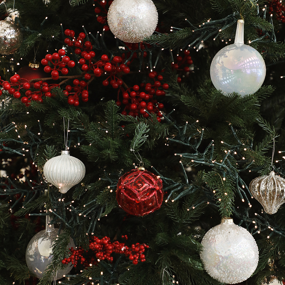 Christmas Tree with red and white baubles at The Maybourne Riviera