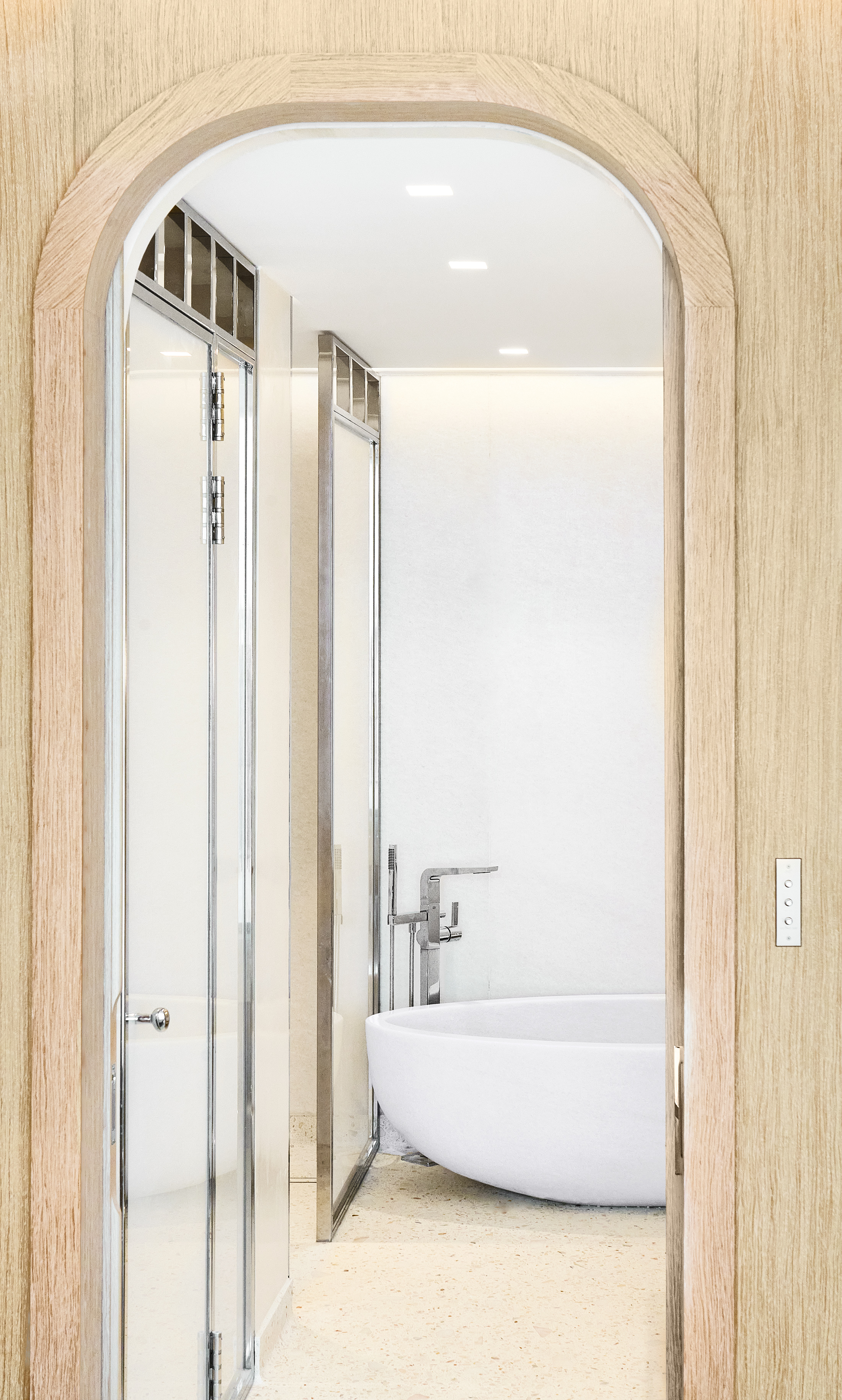 The Maybourne Riviera - bathroom with bathtub and mirrors on the wall